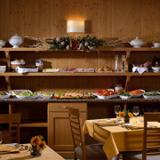 itbsole_male-buffet-sera